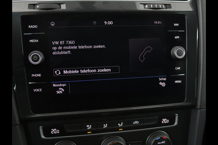 Volkswagen Golf 1.5 TSI Comfortline | Trekhaak | Carplay | Adaptive cruise | Navigatie | Parkeerhulp | Climate control | Bluetooth | Getint glas
