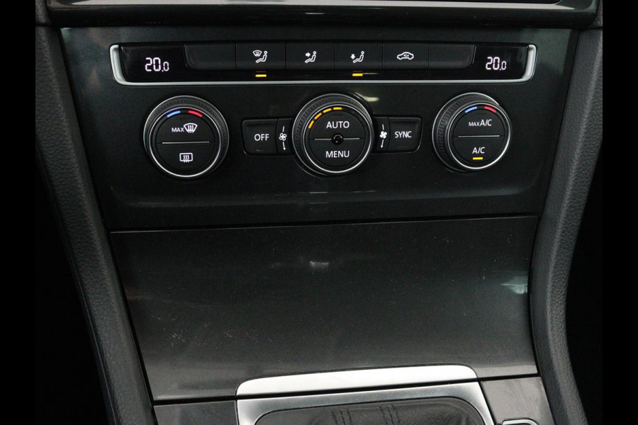 Volkswagen Golf 1.5 TSI Comfortline | Trekhaak | Carplay | Adaptive cruise | Navigatie | Parkeerhulp | Climate control | Bluetooth | Getint glas