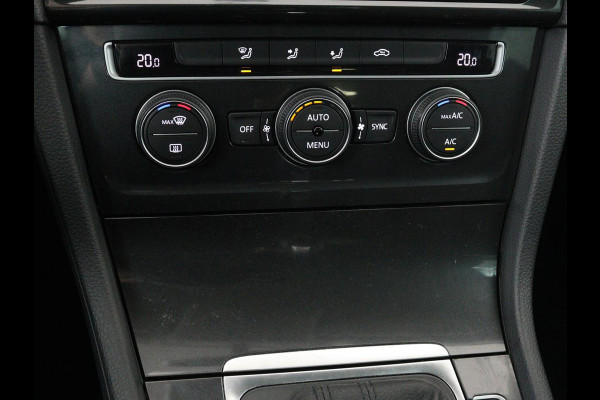Volkswagen Golf 1.5 TSI Comfortline | Trekhaak | Carplay | Adaptive cruise | Navigatie | Parkeerhulp | Climate control | Bluetooth | Getint glas