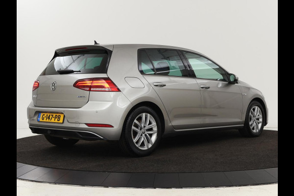 Volkswagen Golf 1.5 TSI Comfortline | Trekhaak | Carplay | Adaptive cruise | Navigatie | Parkeerhulp | Climate control | Bluetooth | Getint glas