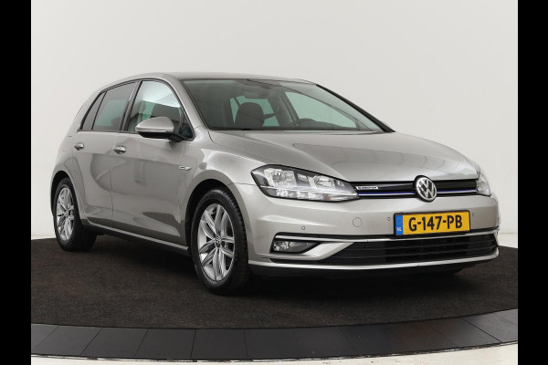 Volkswagen Golf 1.5 TSI Comfortline | Trekhaak | Carplay | Adaptive cruise | Navigatie | Parkeerhulp | Climate control | Bluetooth | Getint glas