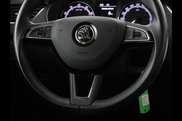 Škoda Octavia 1.0 TSI Ambition | Carplay | Navigatie | Climate control | Parkeerhulp | Cruise control | LED