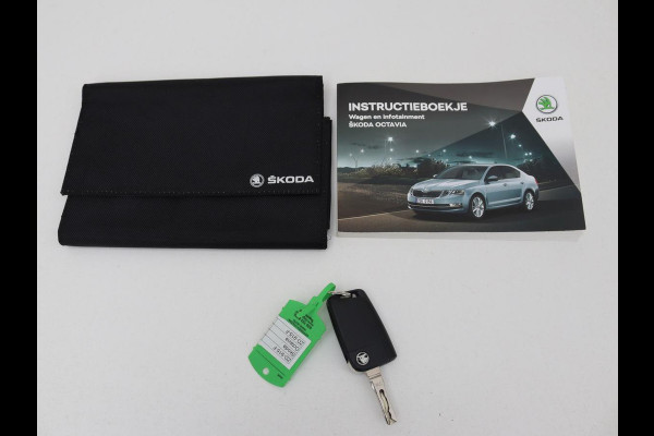 Škoda Octavia 1.0 TSI Ambition | Carplay | Navigatie | Climate control | Parkeerhulp | Cruise control | LED