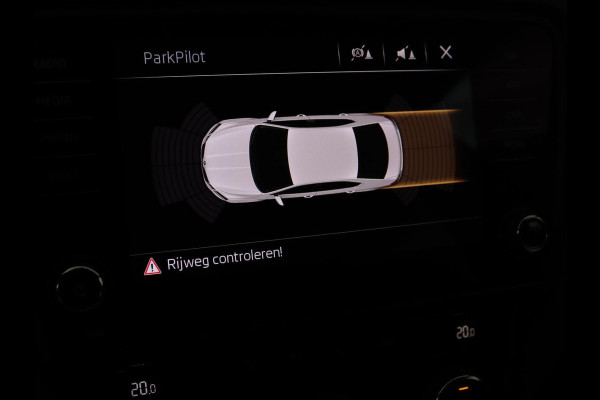 Škoda Octavia 1.0 TSI Ambition | Carplay | Navigatie | Climate control | Parkeerhulp | Cruise control | LED