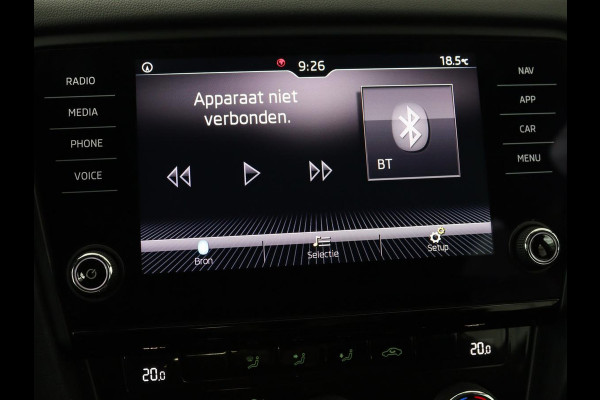 Škoda Octavia 1.0 TSI Ambition | Carplay | Navigatie | Climate control | Parkeerhulp | Cruise control | LED