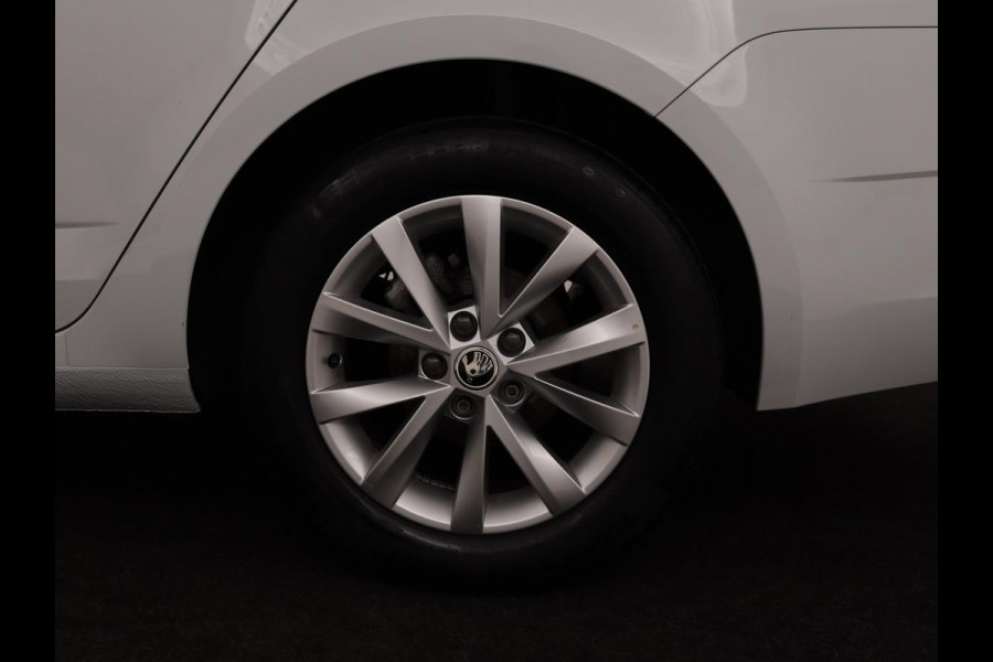 Škoda Octavia 1.0 TSI Ambition | Carplay | Navigatie | Climate control | Parkeerhulp | Cruise control | LED