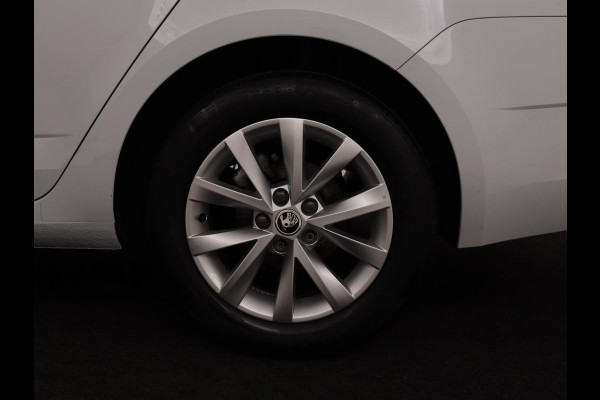 Škoda Octavia 1.0 TSI Ambition | Carplay | Navigatie | Climate control | Parkeerhulp | Cruise control | LED