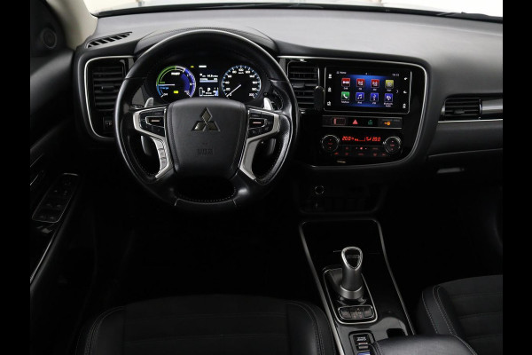 Mitsubishi Outlander 2.4 PHEV Pure | Carplay | Trekhaak | Leder/Alcantara | Keyless | Camera | Climate control | Cruise control