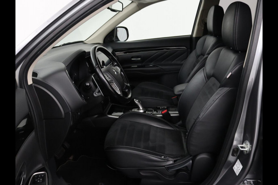 Mitsubishi Outlander 2.4 PHEV Pure | Carplay | Trekhaak | Leder/Alcantara | Keyless | Camera | Climate control | Cruise control