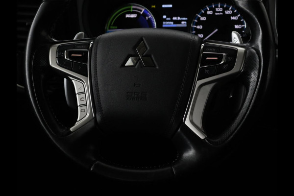 Mitsubishi Outlander 2.4 PHEV Pure | Carplay | Trekhaak | Leder/Alcantara | Keyless | Camera | Climate control | Cruise control