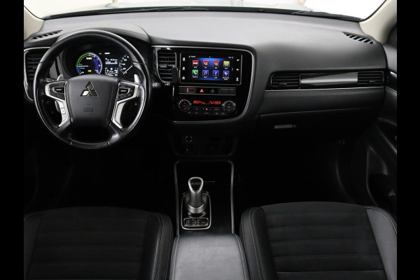 Mitsubishi Outlander 2.4 PHEV Pure | Carplay | Trekhaak | Leder/Alcantara | Keyless | Camera | Climate control | Cruise control