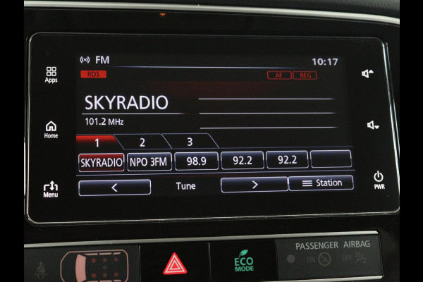 Mitsubishi Outlander 2.4 PHEV Pure | Carplay | Trekhaak | Leder/Alcantara | Keyless | Camera | Climate control | Cruise control