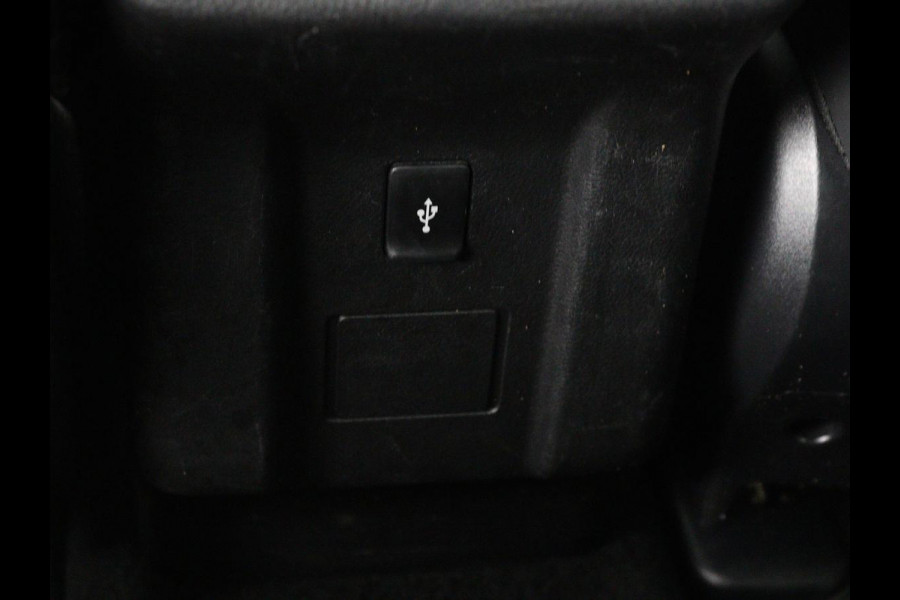 Mitsubishi Outlander 2.4 PHEV Pure | Carplay | Trekhaak | Leder/Alcantara | Keyless | Camera | Climate control | Cruise control