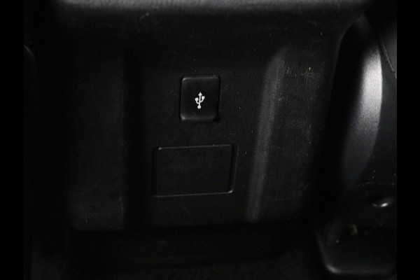Mitsubishi Outlander 2.4 PHEV Pure | Carplay | Trekhaak | Leder/Alcantara | Keyless | Camera | Climate control | Cruise control