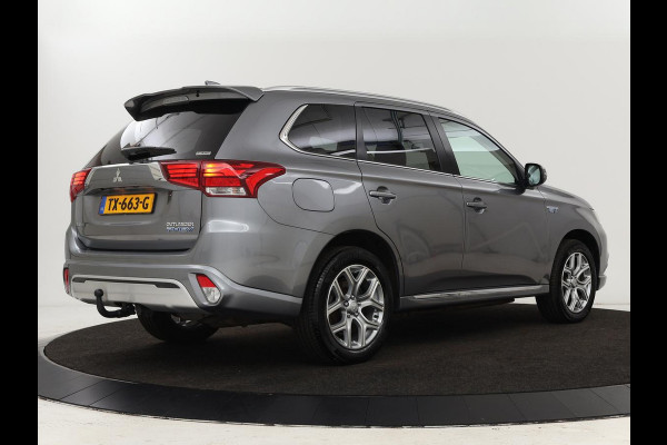 Mitsubishi Outlander 2.4 PHEV Pure | Carplay | Trekhaak | Leder/Alcantara | Keyless | Camera | Climate control | Cruise control