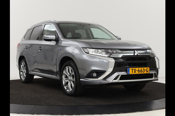 Mitsubishi Outlander 2.4 PHEV Pure | Carplay | Trekhaak | Leder/Alcantara | Keyless | Camera | Climate control | Cruise control