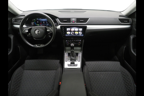 Škoda Superb Combi 1.4 TSI iV 218PK | Panoramadak | Trekhaak | Camera | Keyless | Adaptive Cruise | Carplay
