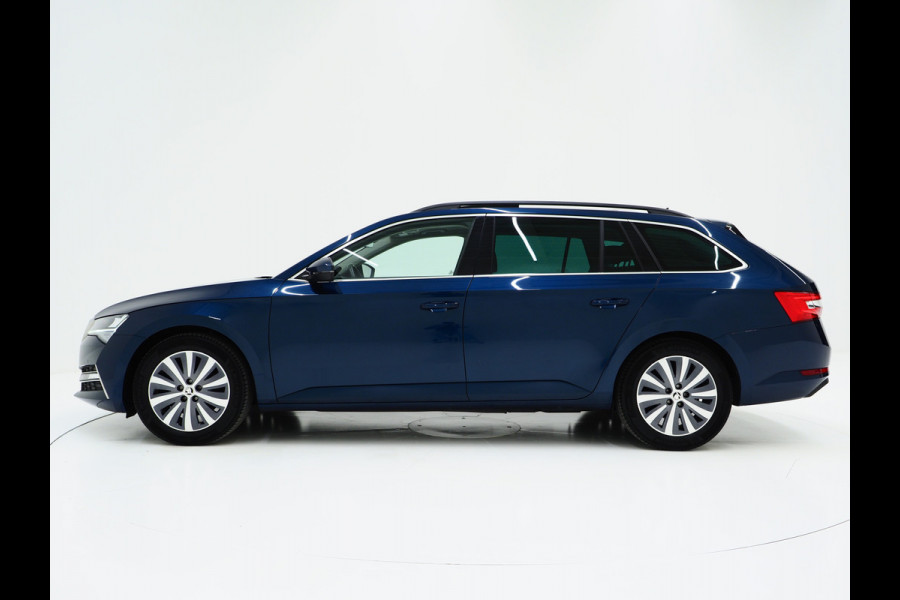 Škoda Superb Combi 1.4 TSI iV 218PK | Panoramadak | Trekhaak | Camera | Keyless | Adaptive Cruise | Carplay