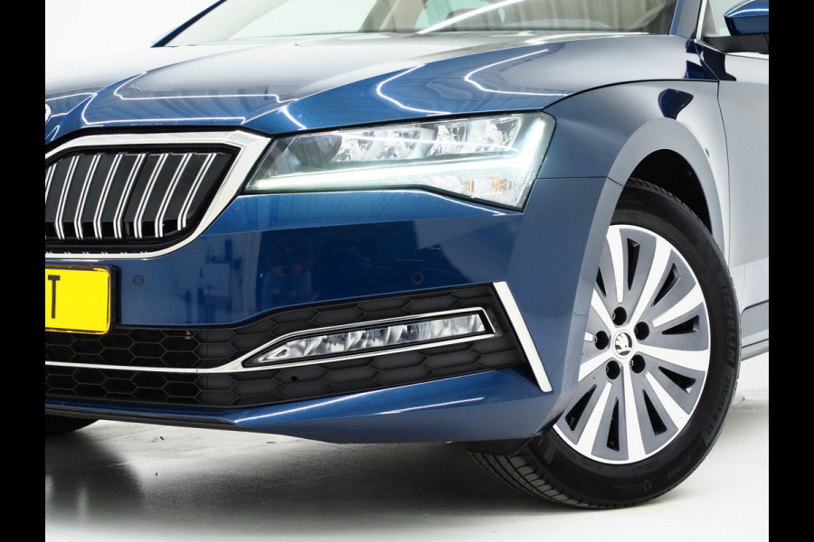 Škoda Superb Combi 1.4 TSI iV 218PK | Panoramadak | Trekhaak | Camera | Keyless | Adaptive Cruise | Carplay