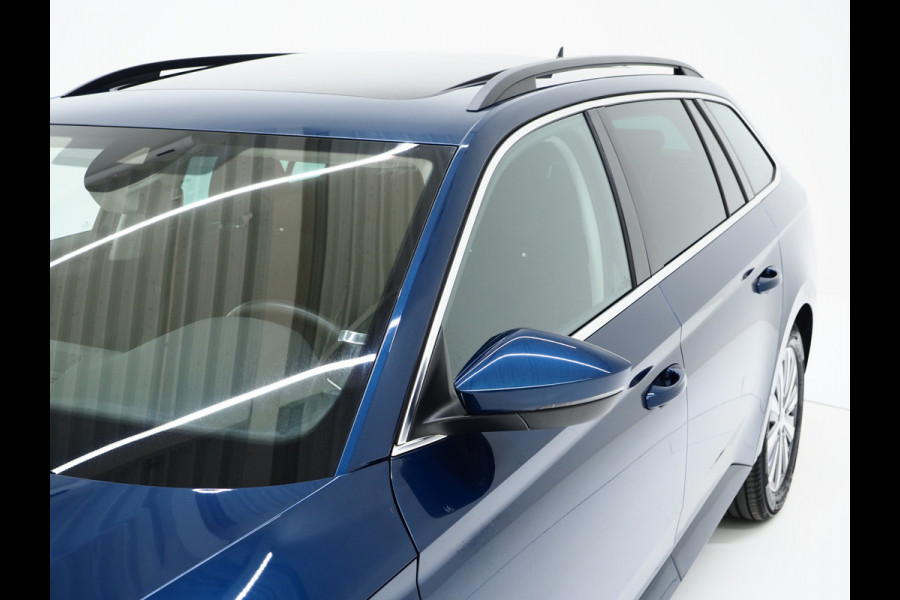 Škoda Superb Combi 1.4 TSI iV 218PK | Panoramadak | Trekhaak | Camera | Keyless | Adaptive Cruise | Carplay