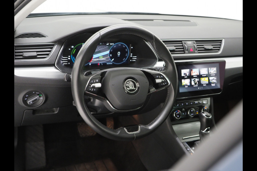 Škoda Superb Combi 1.4 TSI iV 218PK | Panoramadak | Trekhaak | Camera | Keyless | Adaptive Cruise | Carplay