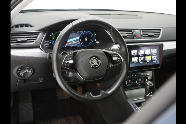 Škoda Superb Combi 1.4 TSI iV 218PK | Panoramadak | Trekhaak | Camera | Keyless | Adaptive Cruise | Carplay
