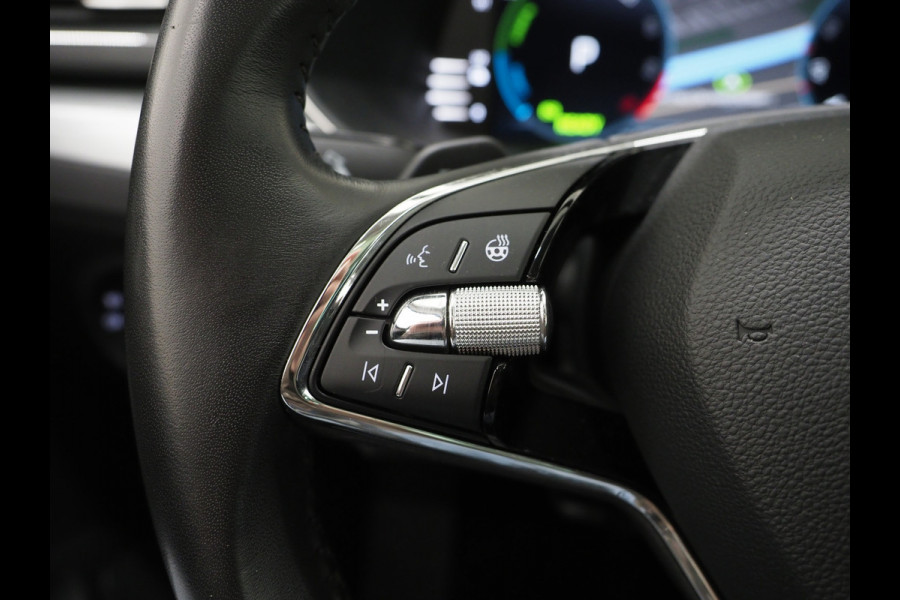 Škoda Superb Combi 1.4 TSI iV 218PK | Panoramadak | Trekhaak | Camera | Keyless | Adaptive Cruise | Carplay