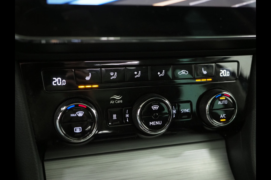 Škoda Superb Combi 1.4 TSI iV 218PK | Panoramadak | Trekhaak | Camera | Keyless | Adaptive Cruise | Carplay