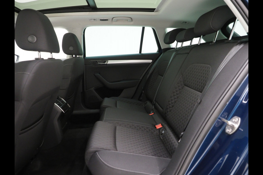 Škoda Superb Combi 1.4 TSI iV 218PK | Panoramadak | Trekhaak | Camera | Keyless | Adaptive Cruise | Carplay