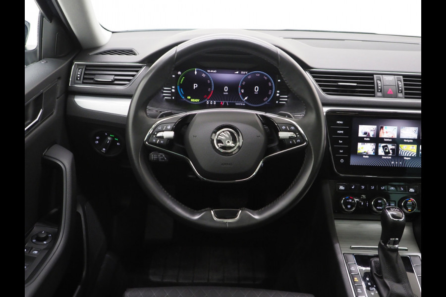 Škoda Superb Combi 1.4 TSI iV 218PK | Panoramadak | Trekhaak | Camera | Keyless | Adaptive Cruise | Carplay