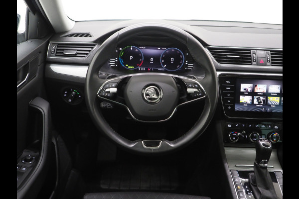 Škoda Superb Combi 1.4 TSI iV 218PK | Panoramadak | Trekhaak | Camera | Keyless | Adaptive Cruise | Carplay