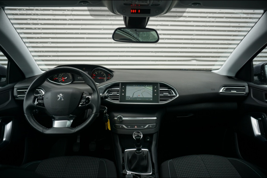 Peugeot 308 SW 110PK Blue Lease Executive TREKHAAK | CARPLAY | PANO | NAVI!