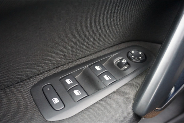 Peugeot 308 SW 110PK Blue Lease Executive TREKHAAK | CARPLAY | PANO | NAVI!