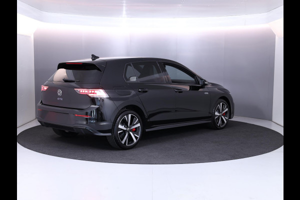 Volkswagen Golf GTE 1.5 eHybrid 200 kW / 272 pk Hatchback 6 versn.