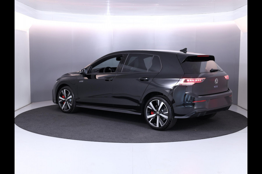 Volkswagen Golf GTE 1.5 eHybrid 200 kW / 272 pk Hatchback 6 versn.