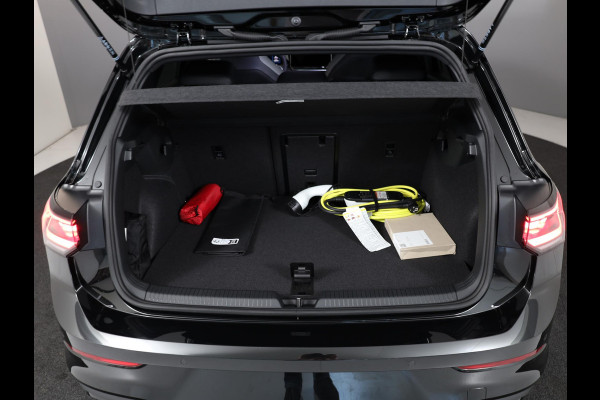 Volkswagen Golf GTE 1.5 eHybrid 200 kW / 272 pk Hatchback 6 versn.