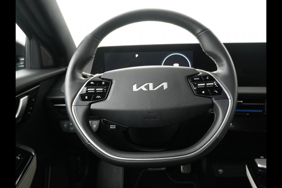 Kia Ev6 GT-Line 77.4 kWh - Elektrisch glazen schuif-/kanteldak - Apple Carplay/Android Auto  - Fabrieksgarantie tot 05-2029