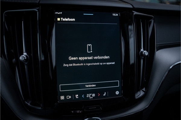 Volvo XC60 2.0 Recharge T6 AWD Ultimate Black Edition - B&W - HUD