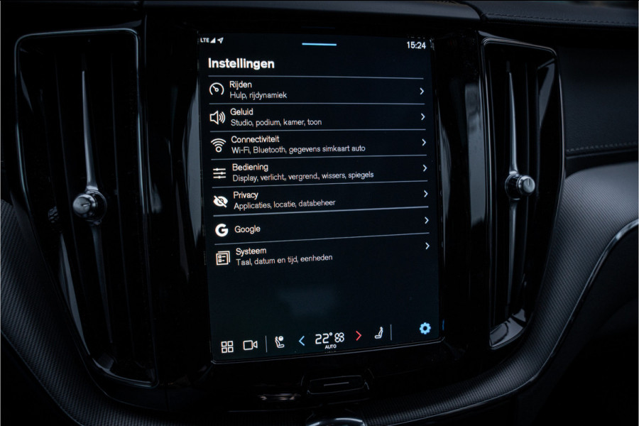 Volvo XC60 2.0 Recharge T6 AWD Ultimate Black Edition - B&W - HUD