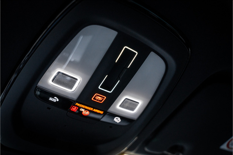 Volvo XC60 2.0 Recharge T6 AWD Ultimate Black Edition - B&W - HUD