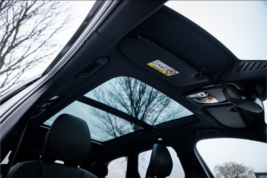 Volvo XC60 2.0 Recharge T6 AWD Ultimate Black Edition - B&W - HUD