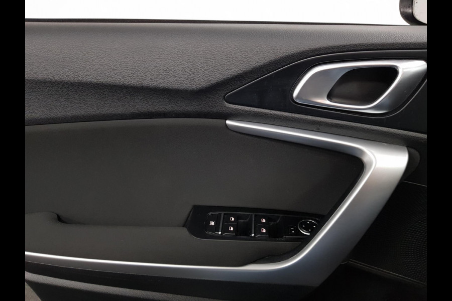 Kia Xceed 1.0 T-GDi 120pk Active Line | Navigatie | Climate Control | Camera | Parkeer Sensoren | Led | Stoel en stuurverwarming