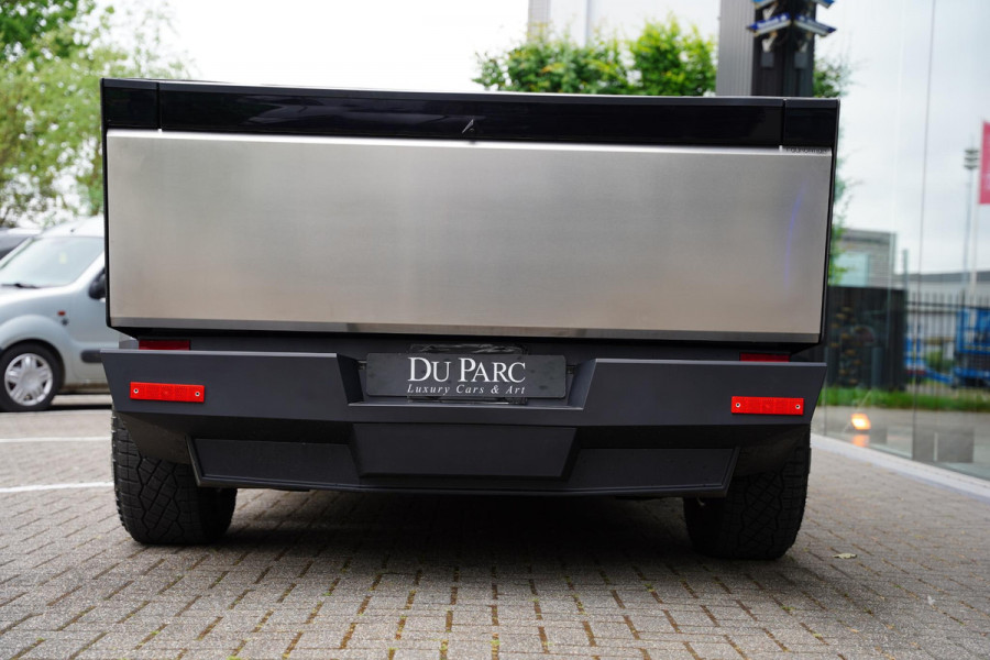 Tesla Cybertruck AWD 100 kWh Foundation Series
