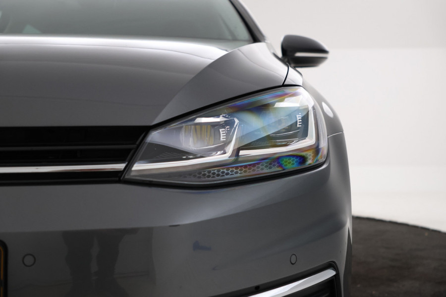 Volkswagen Golf 1.0 TSI Comfortline 5 Deurs, Apple carplay, Adaptive cruise, Climate,