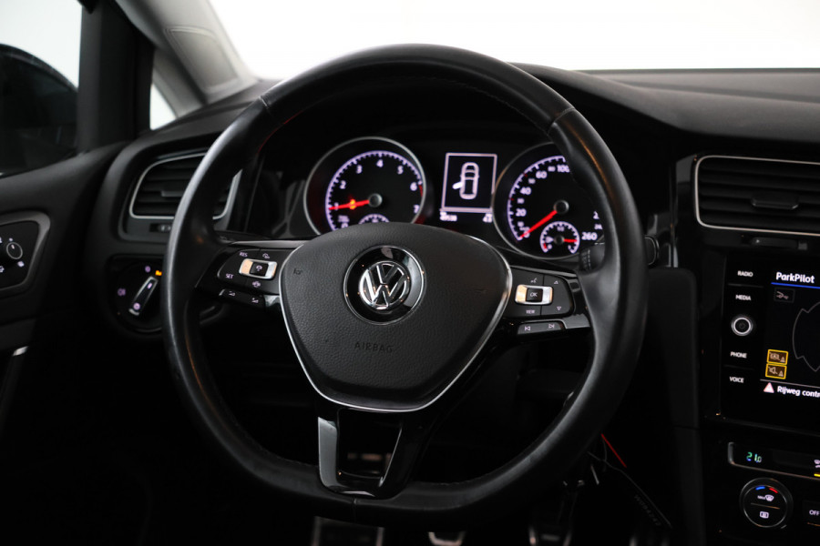 Volkswagen Golf 1.0 TSI Comfortline 5 Deurs, Apple carplay, Adaptive cruise, Climate,