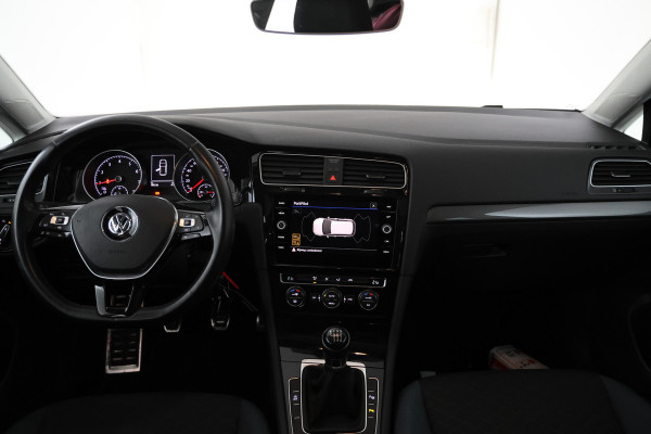 Volkswagen Golf 1.0 TSI Comfortline 5 Deurs, Apple carplay, Adaptive cruise, Climate,