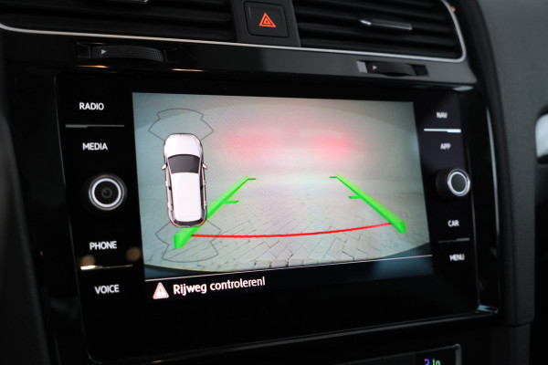 Volkswagen Golf 1.0 TSI Comfortline 5 Deurs, Apple carplay, Adaptive cruise, Climate,