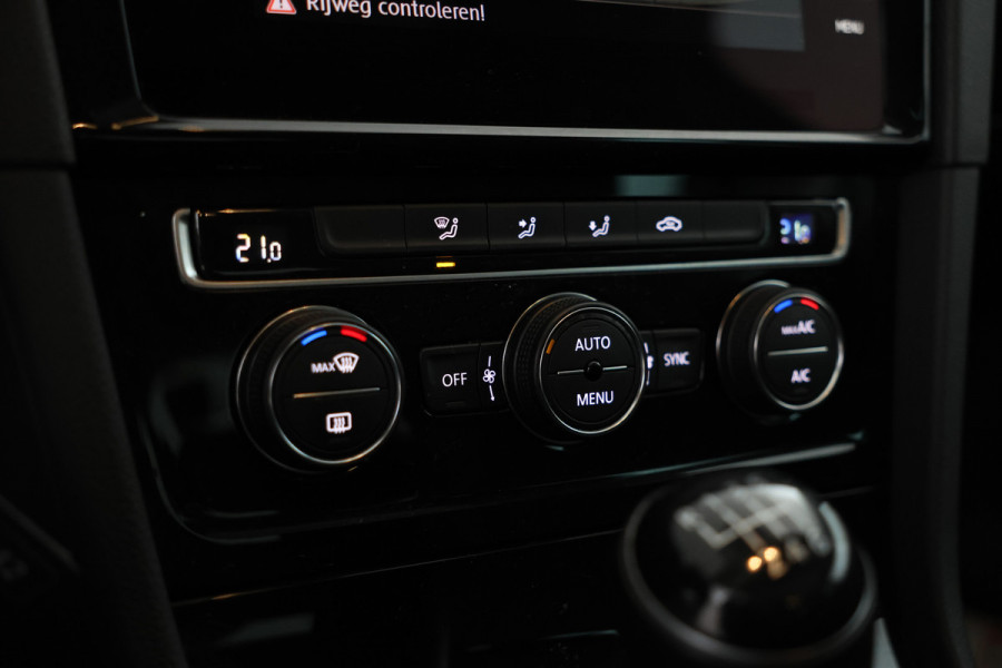 Volkswagen Golf 1.0 TSI Comfortline 5 Deurs, Apple carplay, Adaptive cruise, Climate,