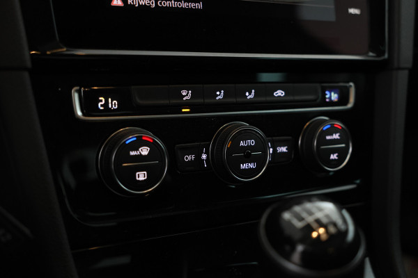 Volkswagen Golf 1.0 TSI Comfortline 5 Deurs, Apple carplay, Adaptive cruise, Climate,
