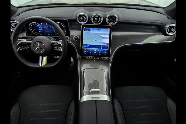 Mercedes-Benz GLC 300 e 4MATIC AMG Line | 5 spaaks lichtmetalen velgen | Navigatie | Parking support met camera | Alarm klasse 3 | Trekhaak elekt wegklapbaar | Distronic | Inclusief 24 maanden MB Certified garantie voor Europa.